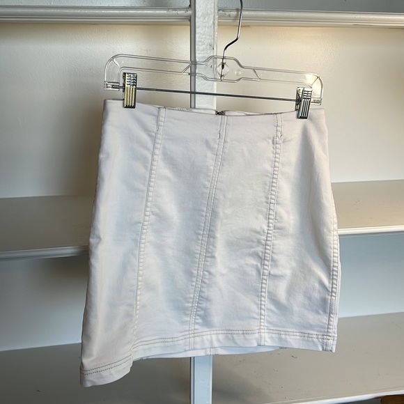 Free People White/ Ivory Mini Skirt - 12 US - Picture 7 of 7